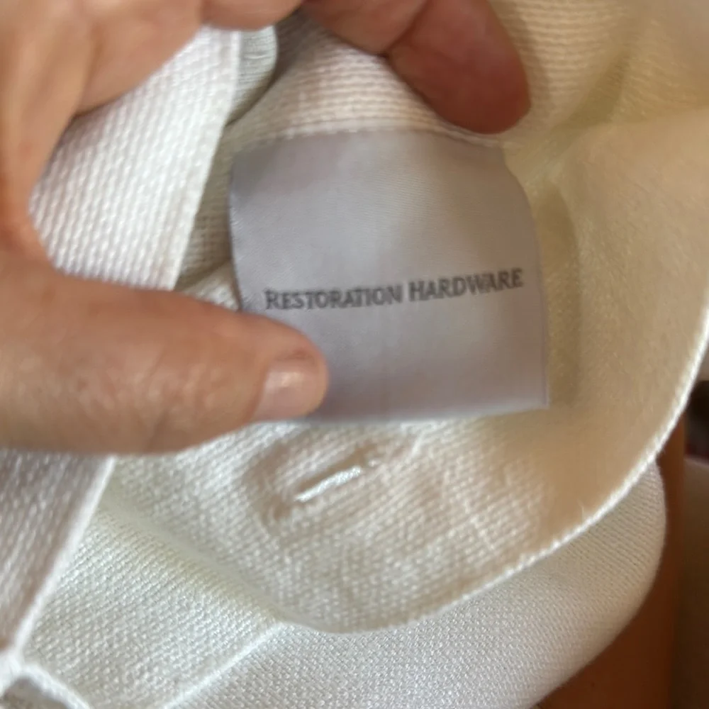 Restoration Hardware never used HEAVYWEIGHT BELGIAN LINEN WRAPPED PILLOW COVER